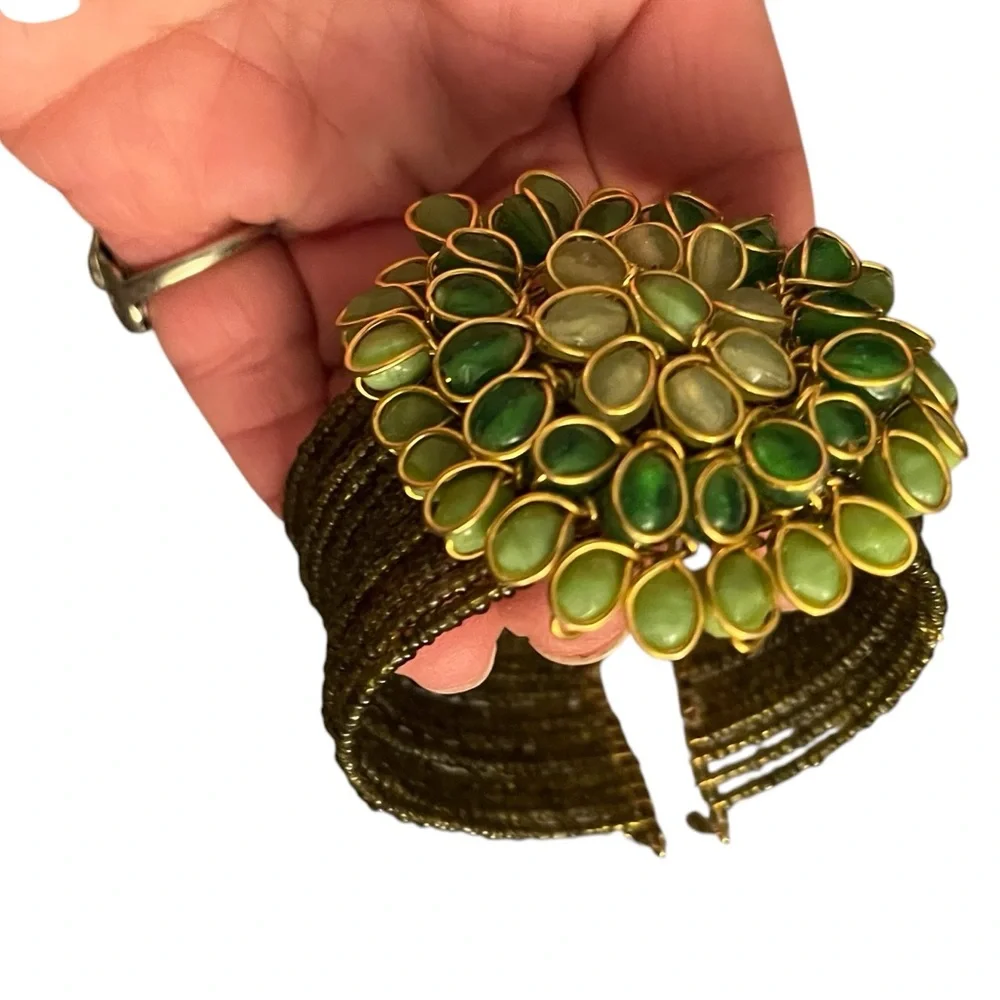 Vintage Avon Green beach / tote  bag matching beaded cuff bracelet NWT